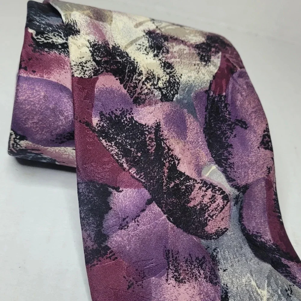 ELIZABETH NELL CRAVETTE Men's Necktie